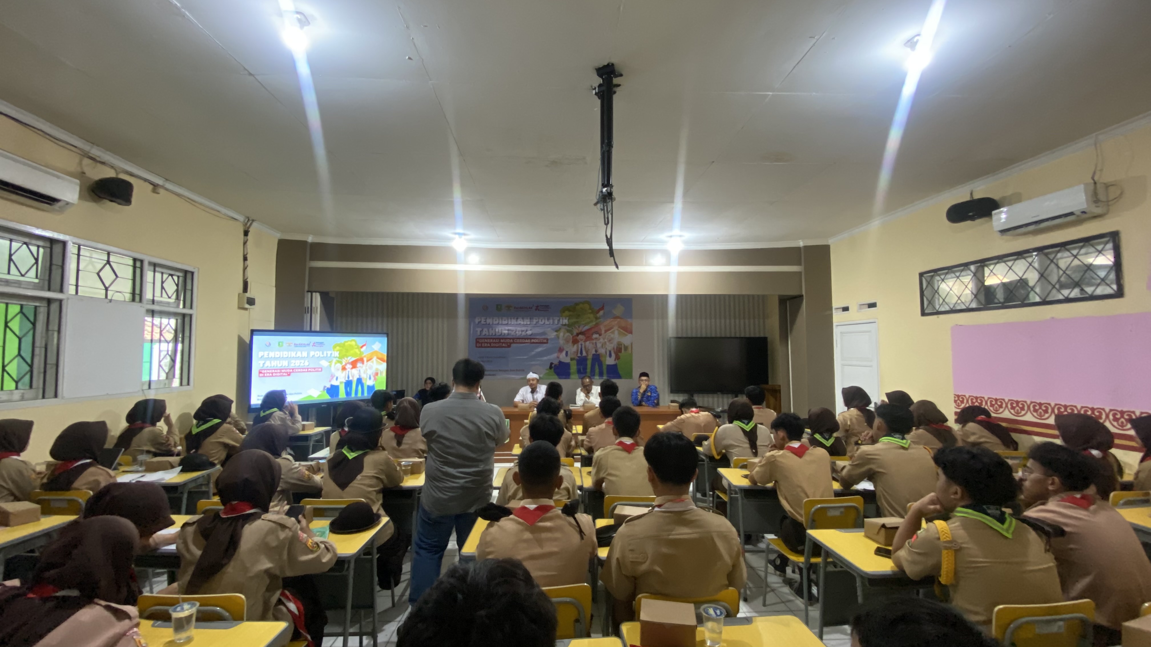 PENDIDIKAN POLITIK TAHUN 2026 "GENERASI MUDA CERDAS POLITIK DI ERA DIGITAL"